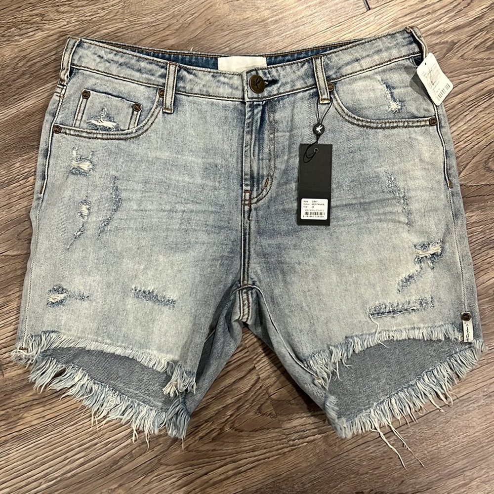 One Teaspoon Stevies Shorts NWT - Picture 3 of 4